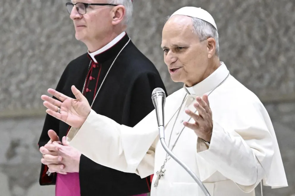El papa LeoN XIV asiste a una reunión con participantes de la Conferencia Internacional Jesus Youth 2026 en el Aula Pablo VI, Ciudad del Vaticano, 24 de octubre de 2026. Foto: EFE