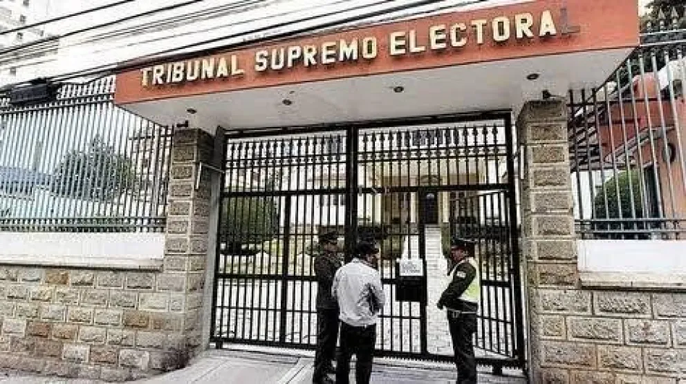 Las inmediaciones del Tribunal Supremo Electoral en Sopocachi. Foto: TSE
