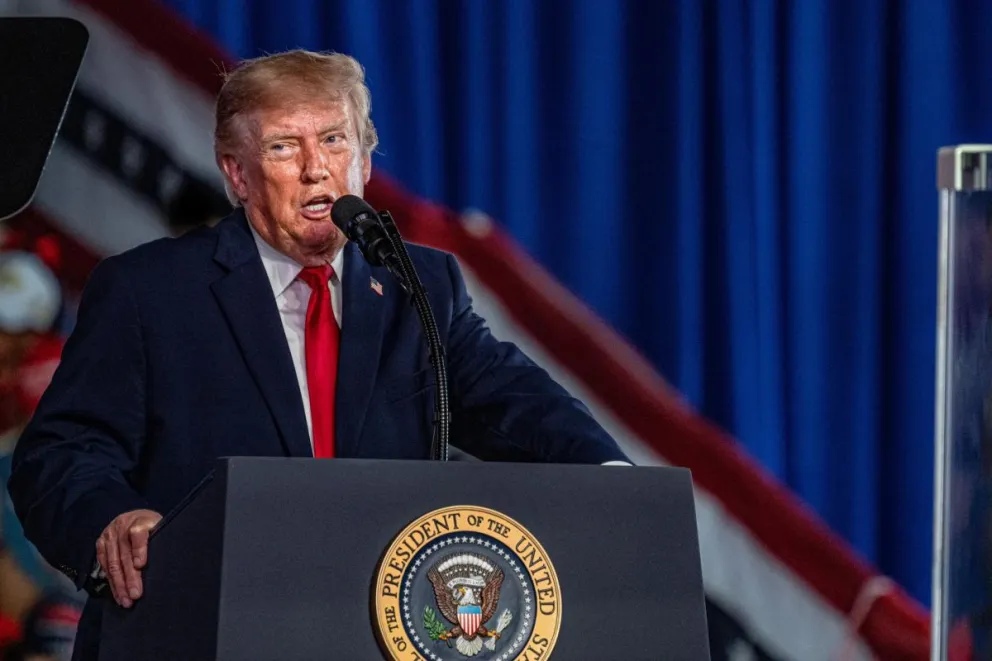 El presidente de Estados Unidos, Donald Trump, fue captado este 27 de octubre, durante un mitin electoral, en Corpus Christi (TX, EE.UU.). Foto: EFE/