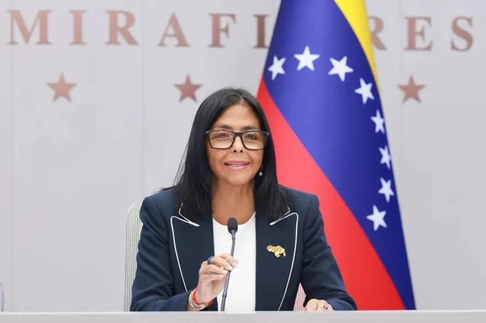 La presidenta encargada de Venezuela, Delcy Rodríguez, hablando en una videoconferencia durante el foro FII Priority Miami, desde Caracas (Venezuela). Foto: EFE