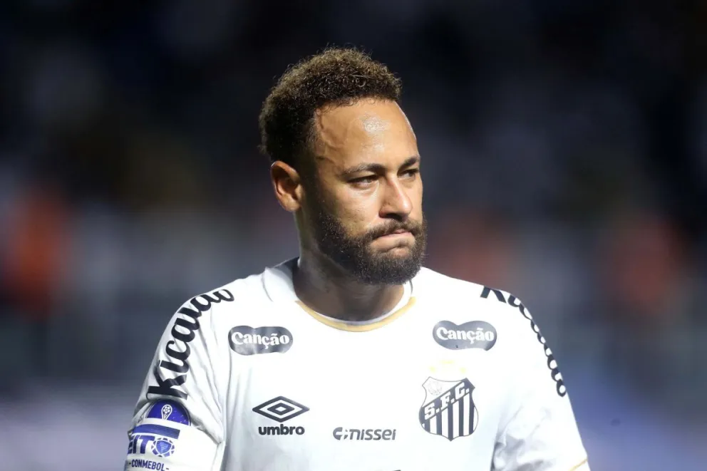 Neymar, jugador del Santos, en un partido anterior del club brasileño. Foto: EFE