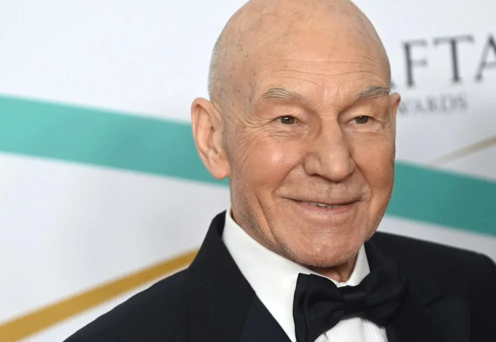 Fotografía de archivo del actor británico Patrick Stewart, conocido por interpretar al capitán Jean-Luc Picard en ‘Star Trek’, durante un evento en Londres, el 19 de febrero de 2023. EFE