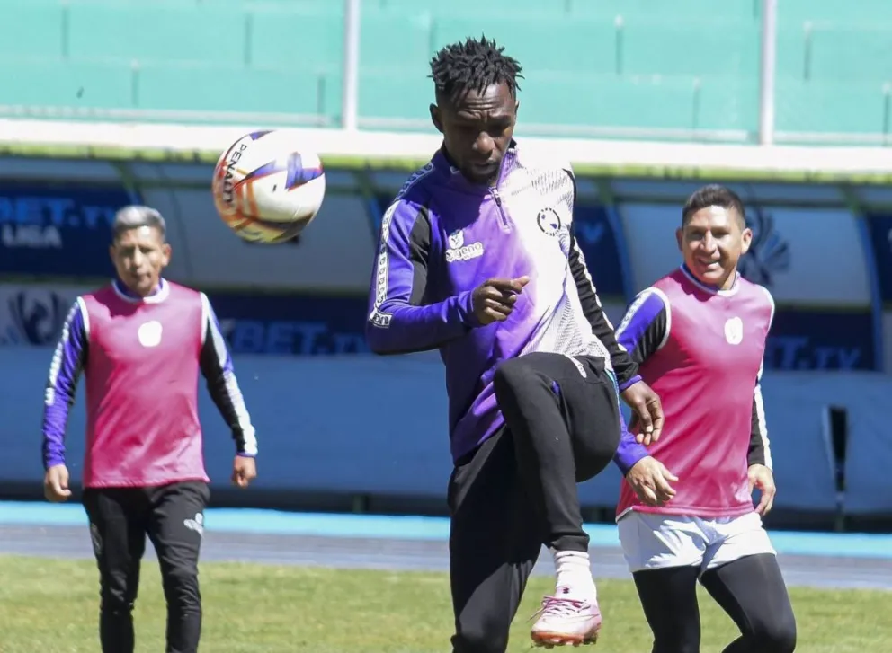 Jugadores de Real Potosí en un entrenamiento previo al choque con Aurora. Foto: Club Real Potosí
