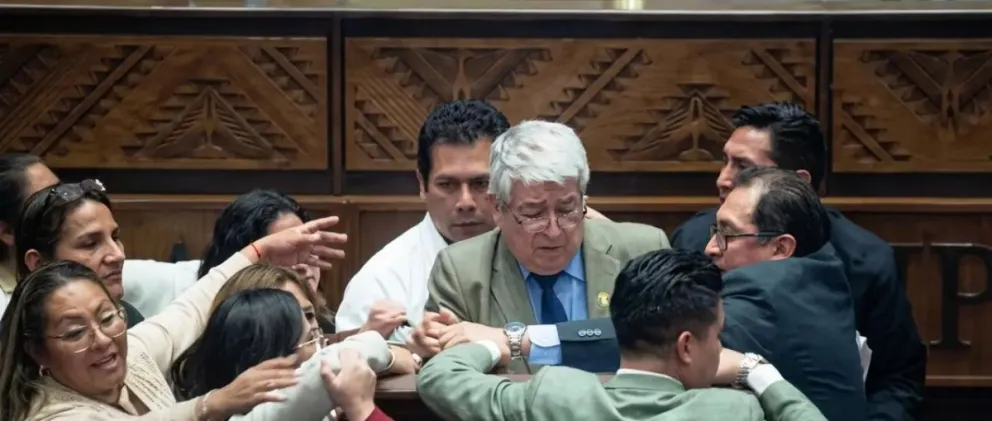 Los legisladores se opusieron a la lectura de la elección de la directiva, Foto: Unitel