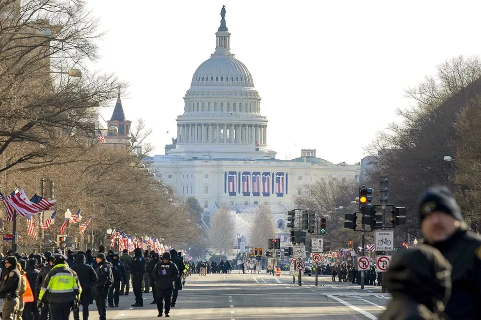 Fotografía de archivo donde se observa el Capitolio de los Estados Unidos y sus alrededores en Washington. Foto: EFE