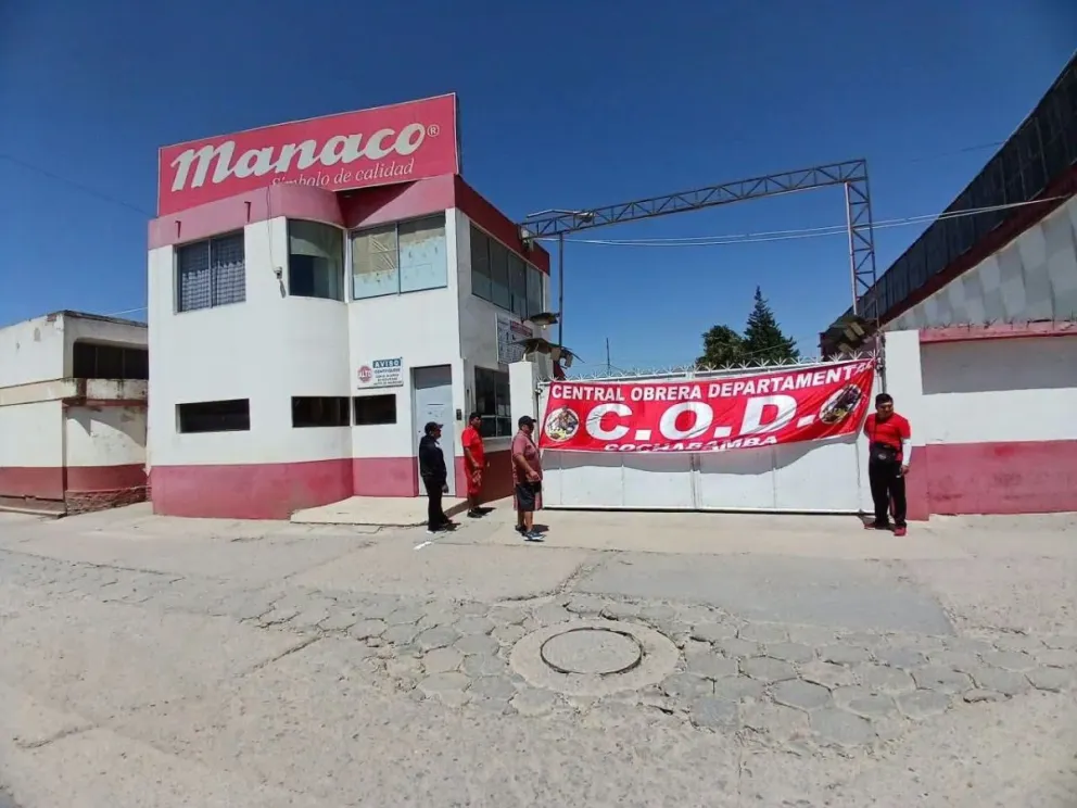 Trabajadores tomaron "de forma pacífica" la planta de Quillacollo de Manaco. Foto: Quillacollo Informa 