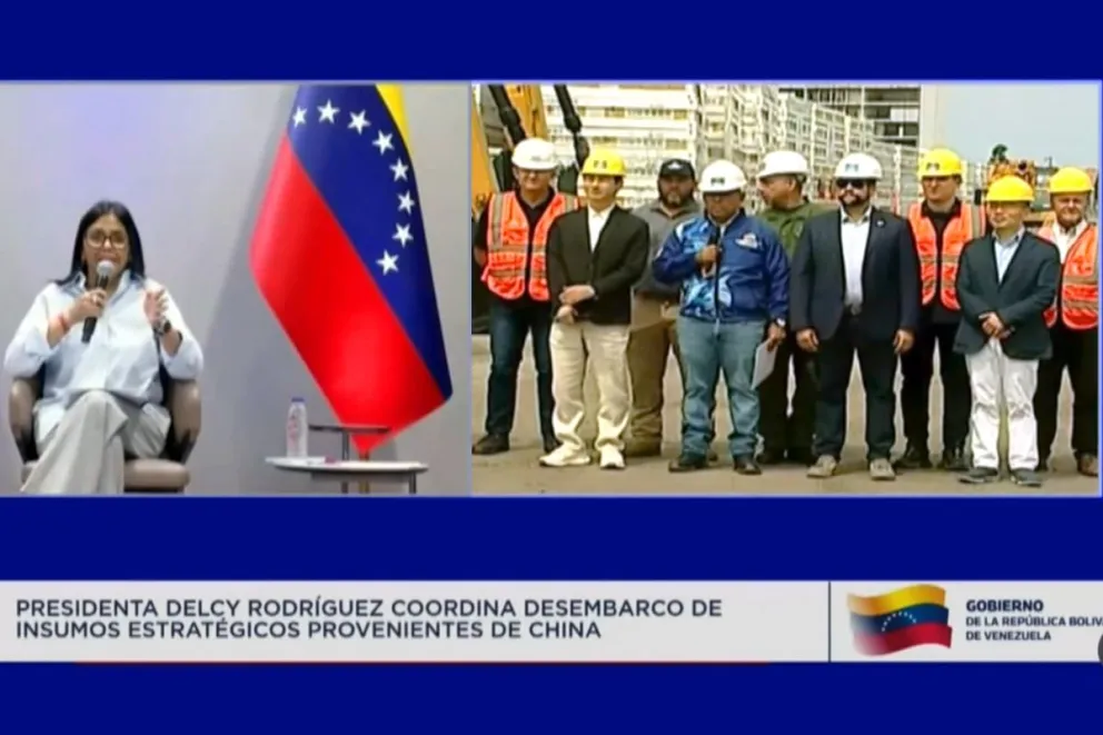 La presidenta encargada de Venezuela, Delcy Rodríguez, anunció la llegada de un buque proveniente de China con 5.000 toneladas de materiales. Captura de video: EFE